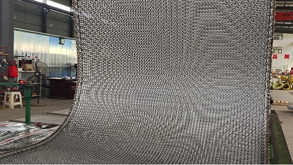 怎樣才能減少不銹鋼網帶的變形和延伸呢