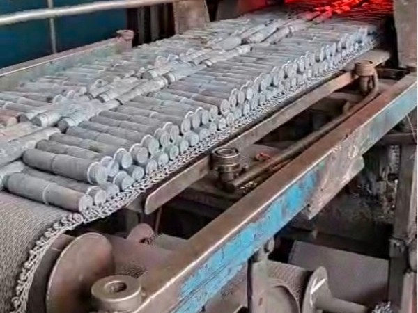 拜訪重慶客戶熱處理網帶使用現場！